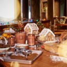 Voluspa Duftlys - Gingerbread Chalet 340g, 40t thumbnail
