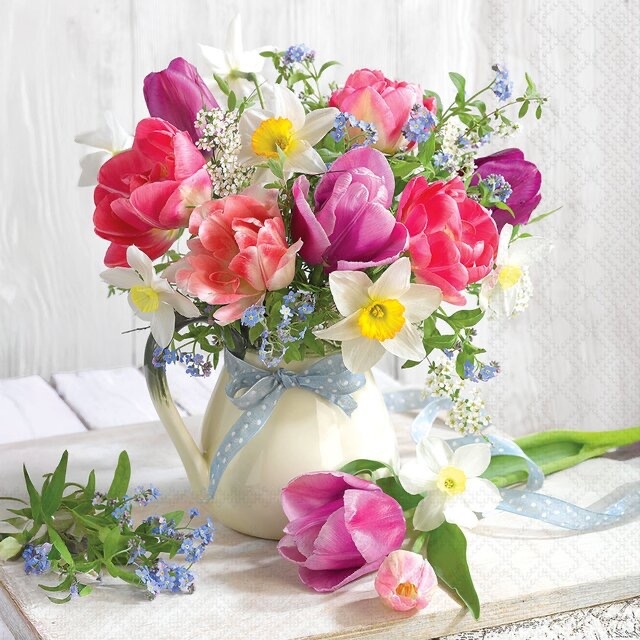 Serviettene fra Ambiente er produsert i papir av topp kvalitet, og det brukes kun miljøvennlige materialer. Serviettene har papir i tre lag.